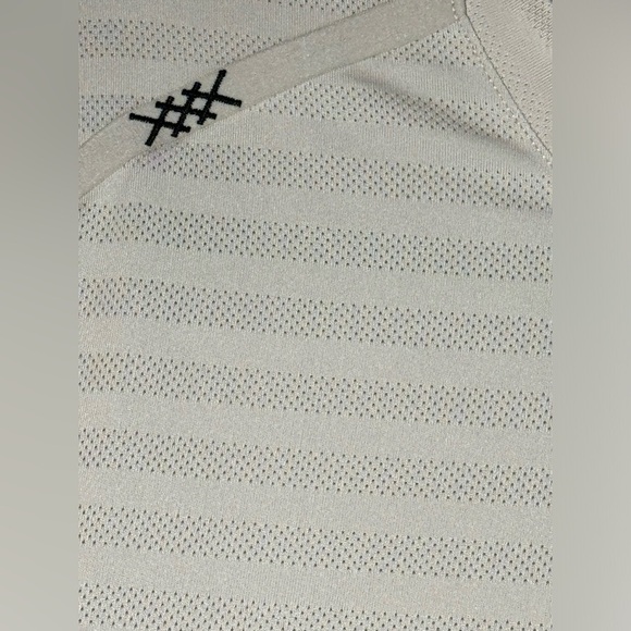 XXL Rhone Swift Tee 2.0
Featherweight layer for optimal training. - Picture 8 of 10